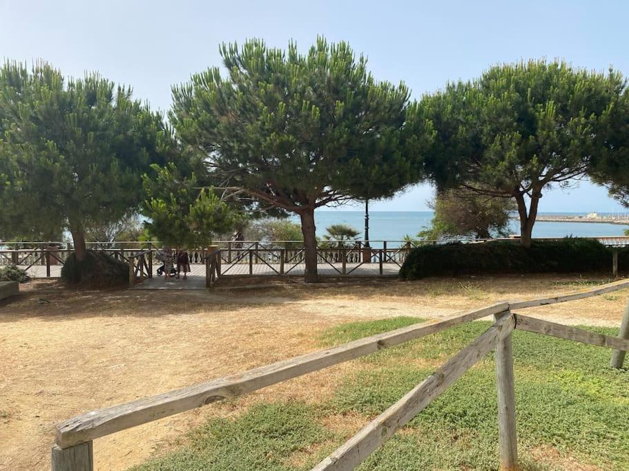 Apartamento A Unos Pasos De La Playa Рота Екстериор снимка