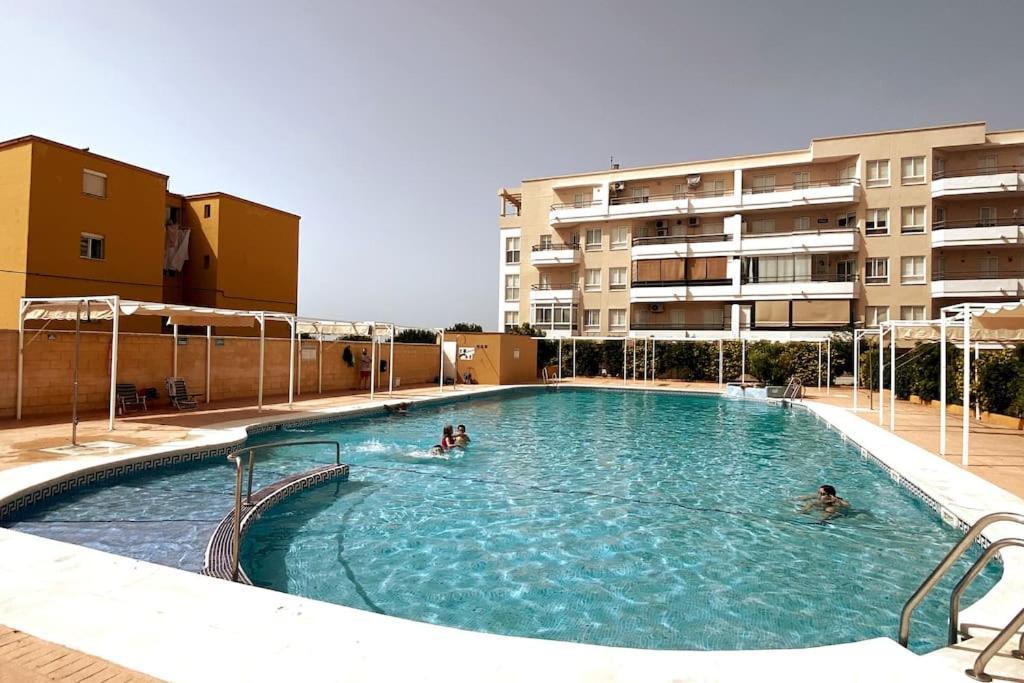 Apartamento A Unos Pasos De La Playa Рота Екстериор снимка